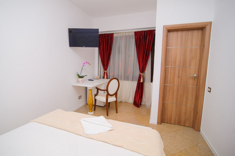Dbh Bucharest Hotell Eksteriør bilde