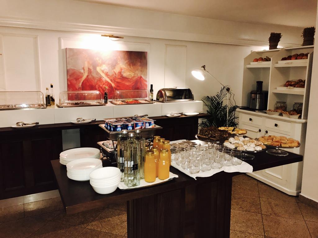 Dbh Bucharest Hotell Eksteriør bilde