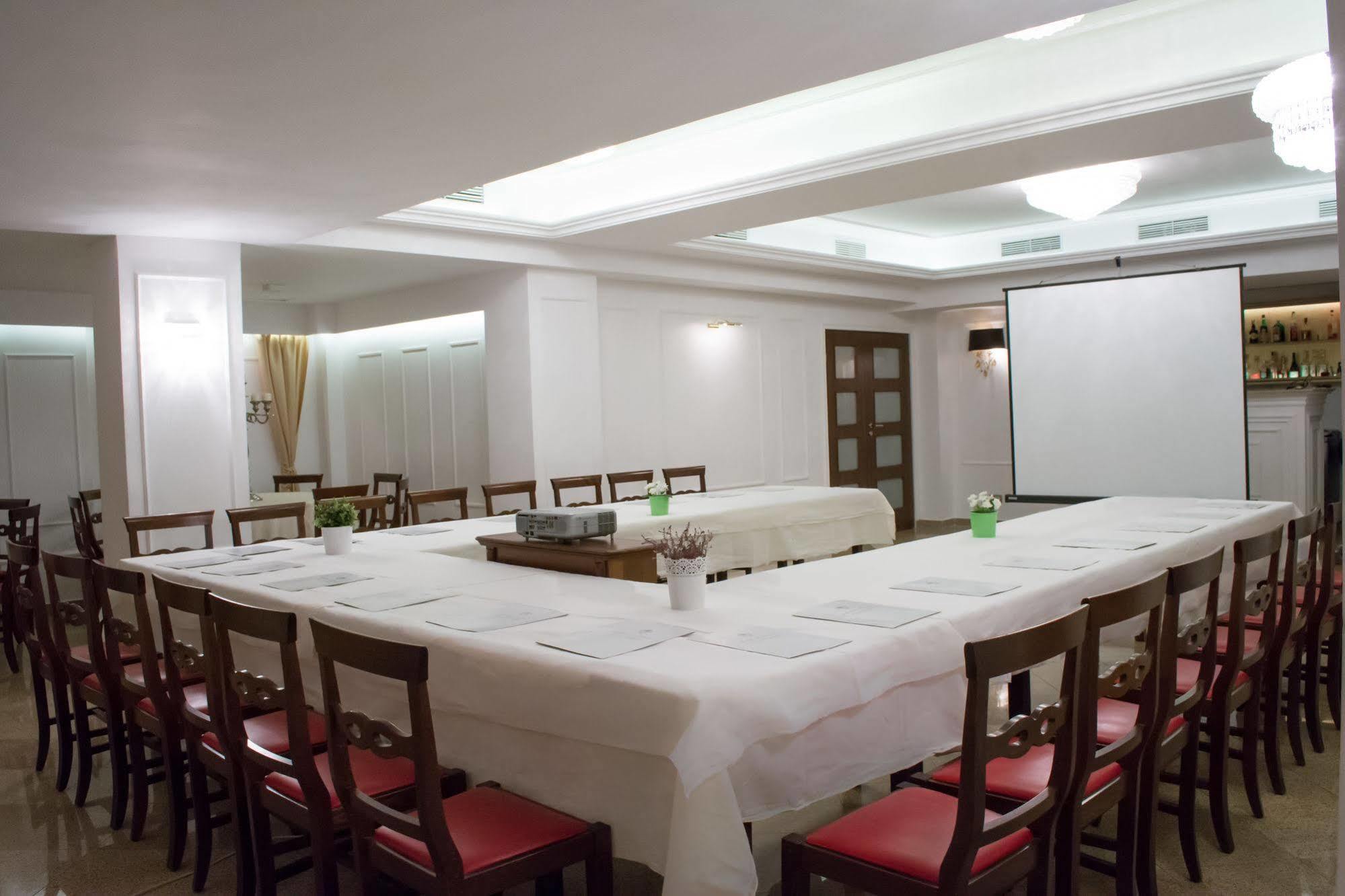 Dbh Bucharest Hotell Eksteriør bilde