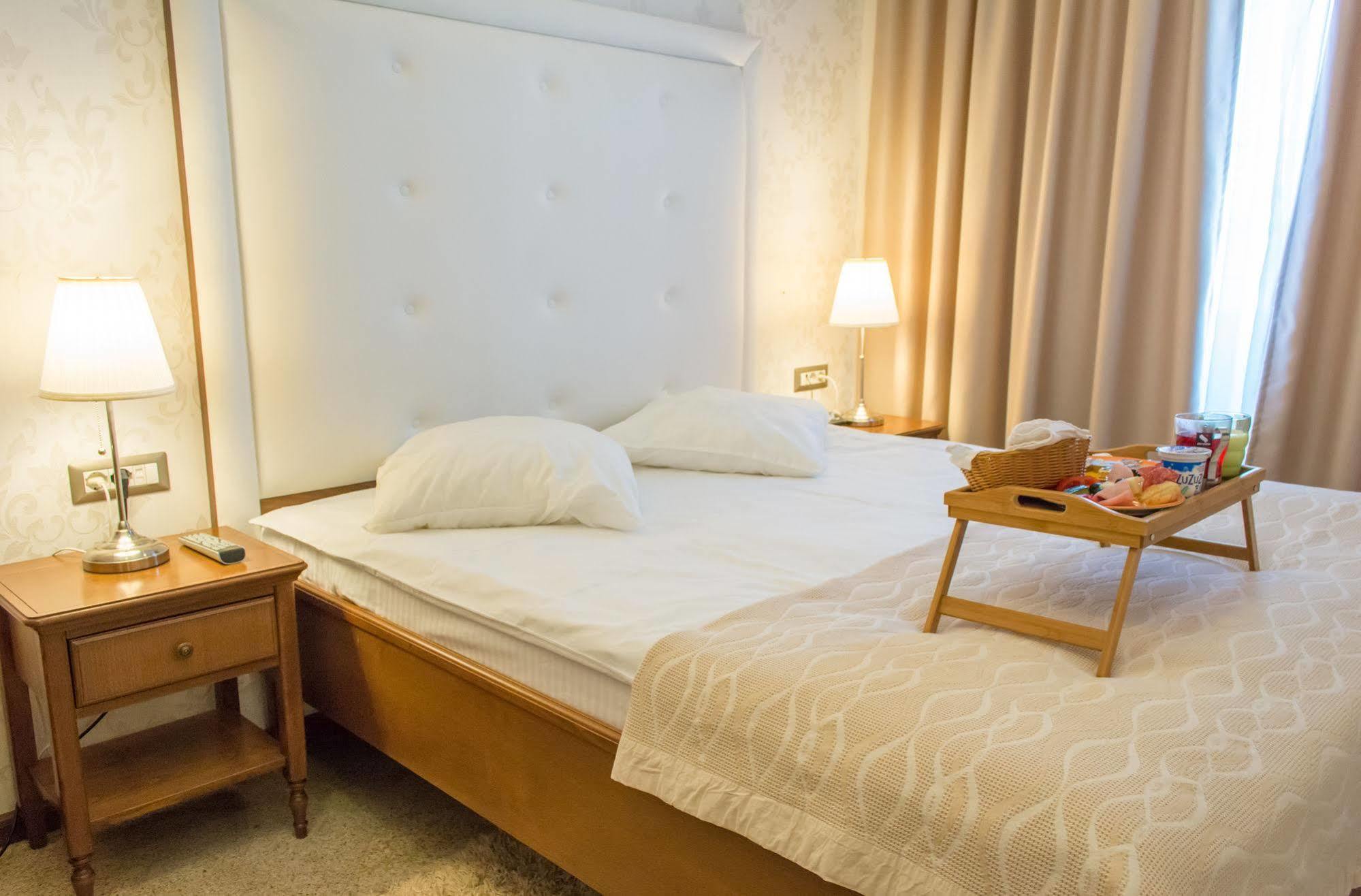 Dbh Bucharest Hotell Eksteriør bilde
