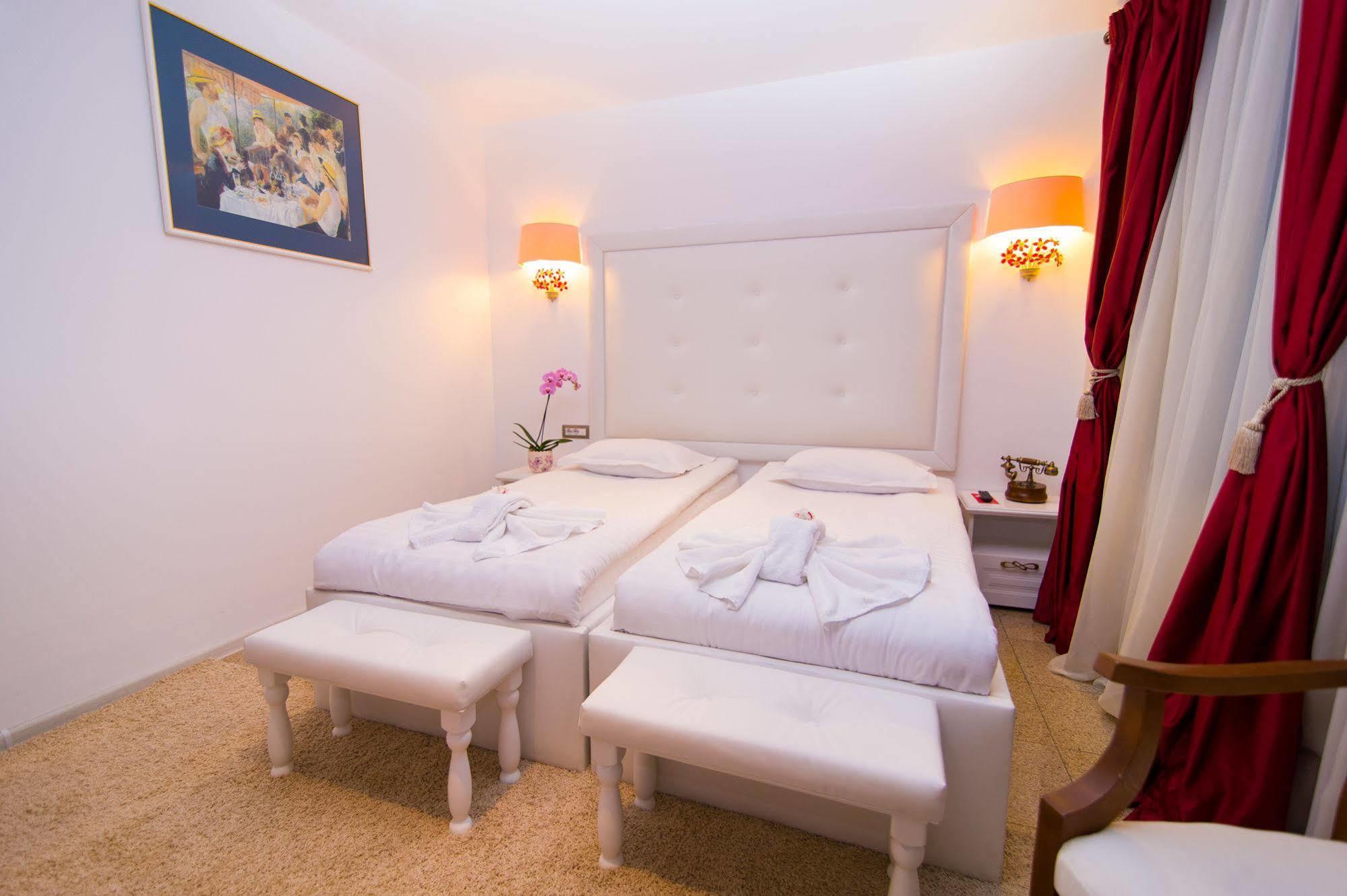 Dbh Bucharest Hotell Eksteriør bilde