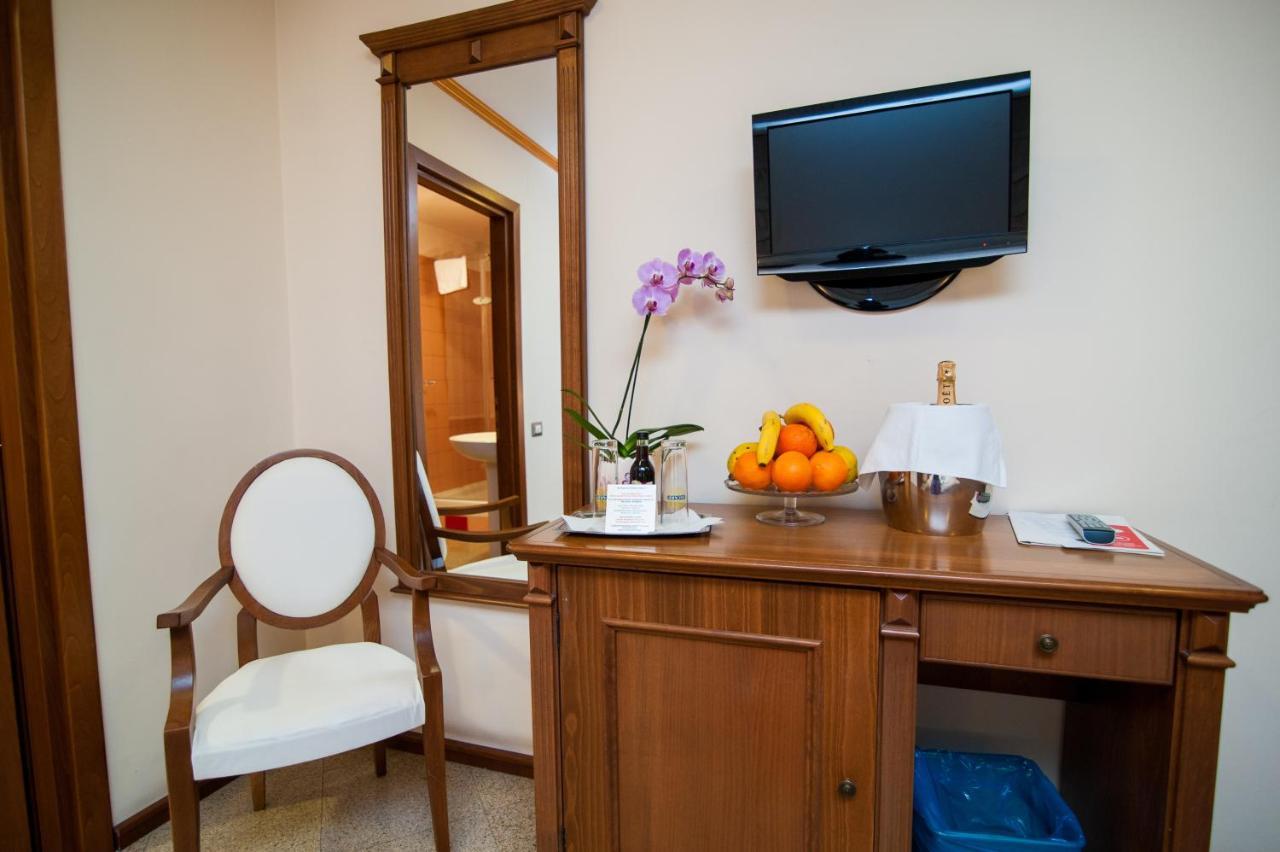 Dbh Bucharest Hotell Eksteriør bilde